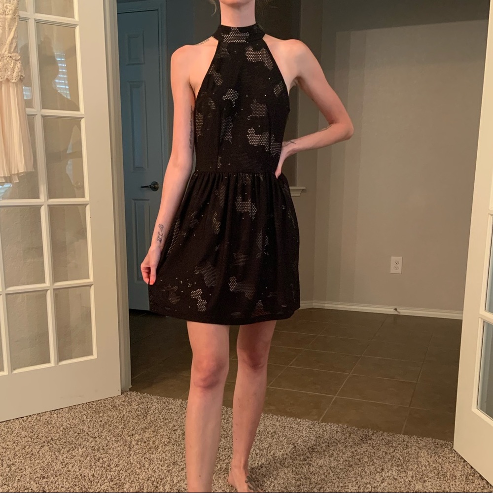 3/$30 Mystic Sleeveless Backless Dress M